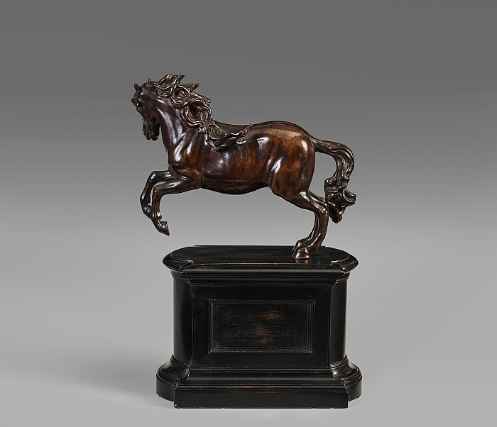 Rearing Horse (Tail Up) Slider Image 2